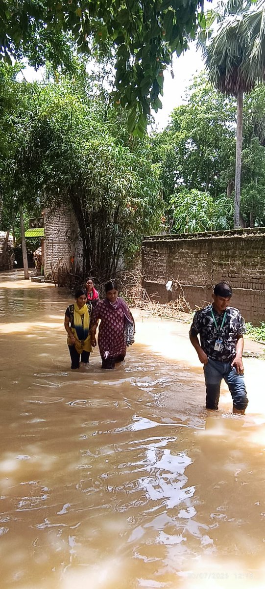 RBSK_BARPADA's tweet photo. In the face of rising floodwaters and overwhelming challenges, the RBSK AYUSH doctor of Barapada CHC, Bhadrak, stands as a beacon of hope and healing. Working tirelessly on the frontlines, their unwavering commitment ensures that essential healthcare reaches in bhadrak block. https://t.co/ZjQLNXzmI3