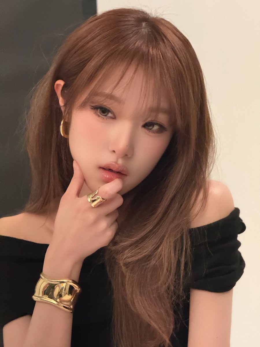 godchoiyena's tweet photo. _yenacore Instagram Update ❤️

https://t.co/E6JtvMzDWi

#최예나 #예나 #YENA #イェナ #崔叡娜 https://t.co/vCsJMH0dTr