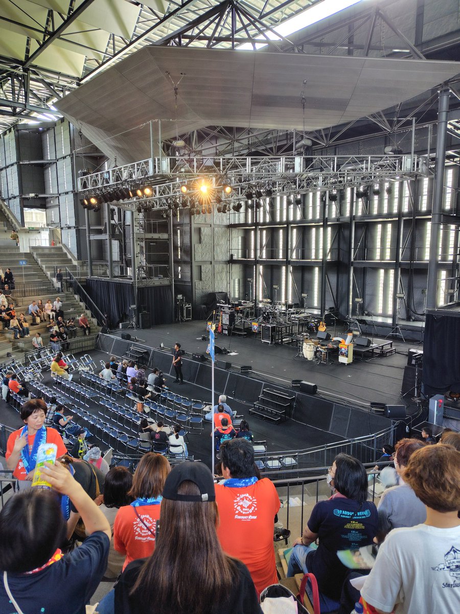 summy_side's tweet photo. 一昨日の熊本で起きた大地震、大変な時にすみません。
先週末に行ったステラシアターでのライブの話書かせてください。
大月駅の目の前のカフェでお昼食べて、途中駅で富士山ラッピング電車と富士山を撮ってみたりしながら河口湖駅へ。
ステラシアター開場時はこんなに晴れてたのに帰りはゲリラ雷雨⛈️ https://t.co/FOfQZFxitE