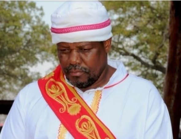 phoenixfmzambia's tweet photo. THREE CHIEFS APPLY TO JOIN CONCOURT CHALLENGE OVER CHIEF MUKUNI’S BID FOR PARAMOUNTCY
By Nelson Zulu
Paramount Chief Chitimukulu, the Litunga and Kalonga Gawa Undi have applied before the Constitutional Court to be joined as second, third and fourth respondents in a matter in which Director General of the Bene Mukuni Dynasty Committee Jonas Shakafuswa sued Attorney General Mulilo Kabesha seeking the reclassification of Chief Mukuni as a paramount chief in line with custom and tradition
According to the applications for joinder, the three traditional leaders submit that they have sufficient interest and locus-standi in the matter, saying the creation and recognition of a paramount chief in any part of Zambia is of public interest and of concern to paramount chiefs, as the outcome of the case has the potential to undermine and destabilize traditional systems that have existed for generations.
In his affidavit, Paramount Chief Chitimukulu Henry Sosala says the application seeks the creation, recognition and installation of Chief Munokalya Mupotola IV Siloka III Mukuni XIX as a paramount chief in southern province, a move he argues could open a pandora’s box for disgruntled or ambitious junior chiefs to challenge long-established traditional authorities across the country, destabilize chieftaincies, and threaten national security.
Paramount Chief Chitimukulu further submits that Chief Mukuni is among more than 40 chiefs in southern province, and that recognizing him as paramount chief could have far-reaching implications for established traditional hierarchies.
Meanwhile, the Litunga and Kalonga Gawa Undi have similarly argued that they have a direct interest in the matter by virtue of their positions as paramount chiefs and custodians of extensive traditional jurisdictions.
They submit that any decision on the establishment or recognition of a paramount chief has the potential to affect traditional governance structures and the authority of existing paramount chiefs, and have asked the constitutional court to allow them to participate in the proceedings.
On 27th June 2026, Mr. Shakafuswa petitioned the constitutional court, arguing that the current classification of Chief Mukuni as an ordinary chief is inconsistent with the historical and cultural standing of the bene Mukuni Royal Establishment, which he says has long exercised paramountcy and kingly authority within the traditional hierarchy.
He cited Articles 1, 165(1) and (2), 166, 167 and 266 of the constitution in support of his petition.
PHOENIX NEWS