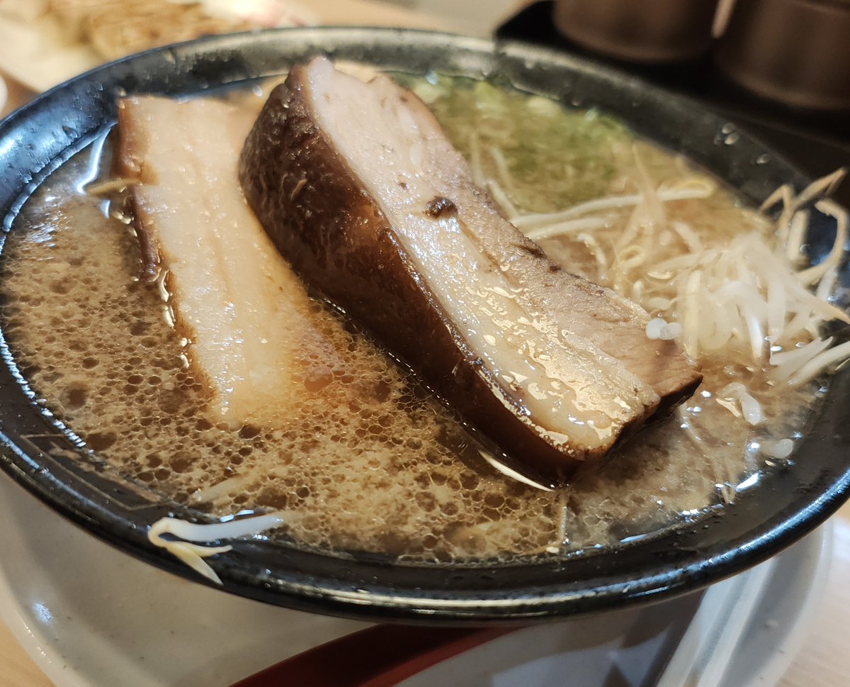Stream_MarkIII's tweet photo. 月が綺麗ですね https://t.co/4BVGWVlOqw