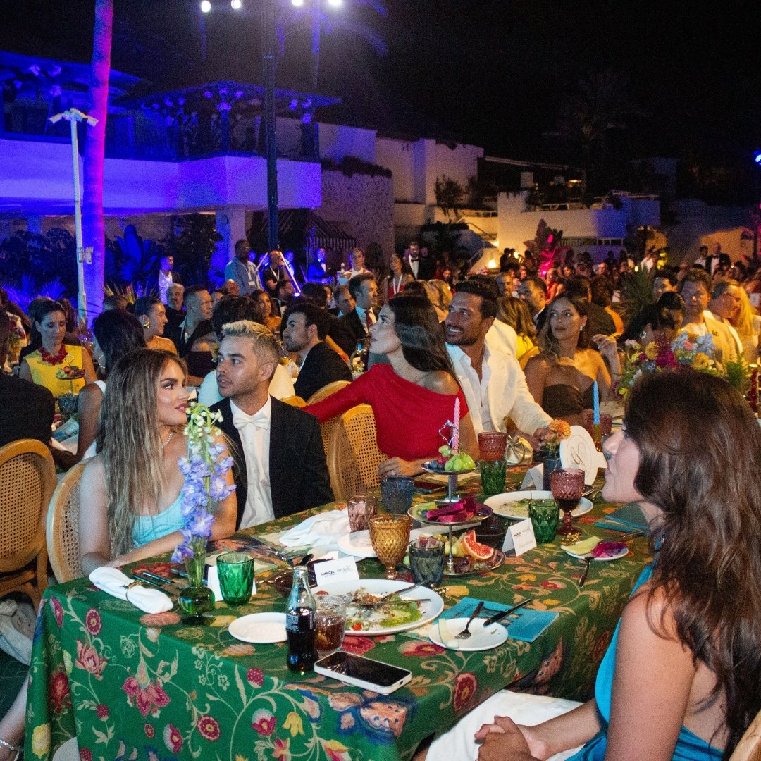 Luxury_Spain's tweet photo. Luxury Spain estuvo presente en la 15.ª Global Gift Gala Marbella.
Nuestra presidenta ejecutiva, Cristina Martín Blasi, asistió junto a nuestra presidenta de honor, S.A.R. la Princesa Béatrice d’Orléans, en una noche dedicada a la solidaridad y al impacto social. 🤍

#LuxurySpain https://t.co/5VNUFdI4Ec