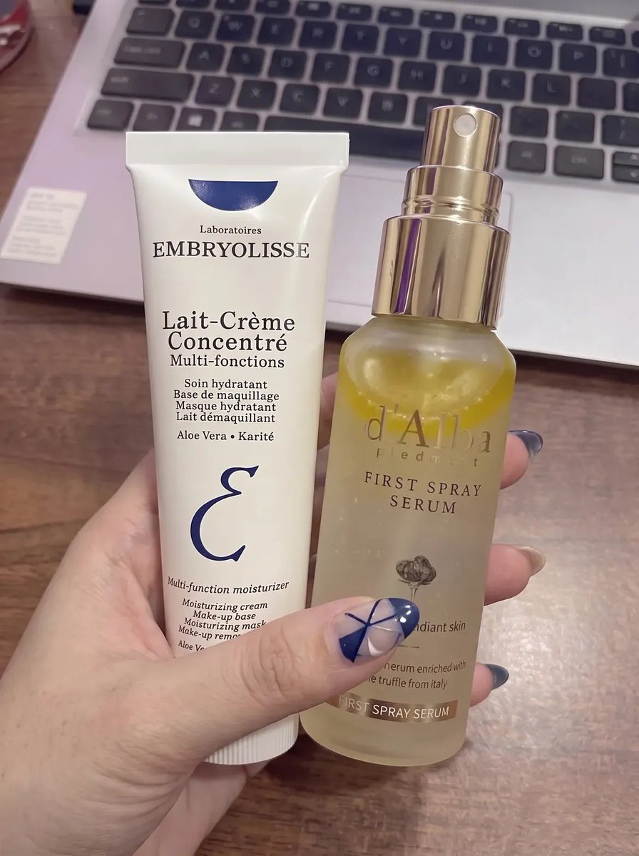 randrayja's tweet photo. Yang bikin aku suka justru formulanya saling melengkapi. Embryolisse bantu menjaga kelembapan kulit, sementara d'Alba bikin kulit terasa lebih fresh dan kelihatan glowing https://t.co/DT6IUTAW48
