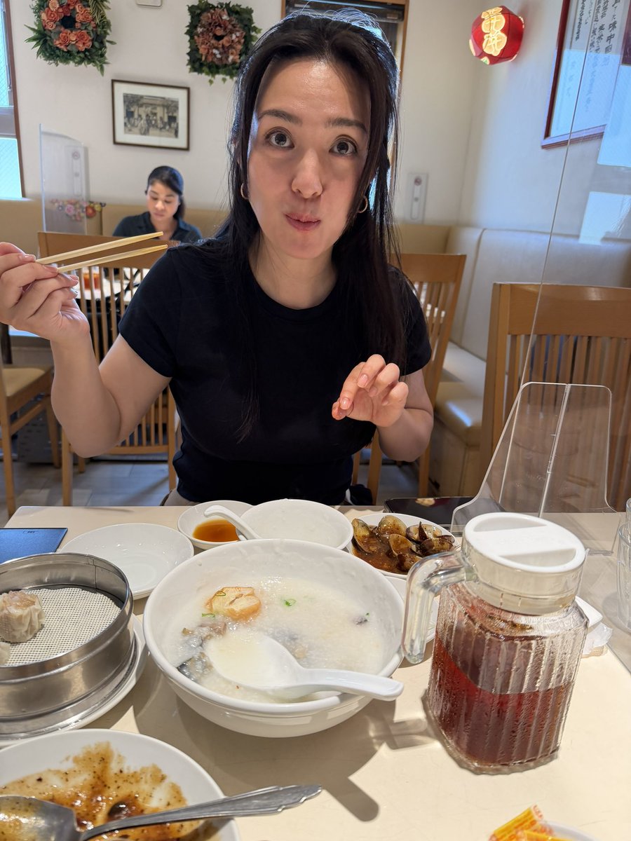 Jimmy56321567's tweet photo. 謝甜記

娘と中華街に

結局はいつもの店で安定の味

お粥、シュウマイ、鶏そば、
アサリの黒豆炒め

幸せな時間 https://t.co/XlGvGEu3rH