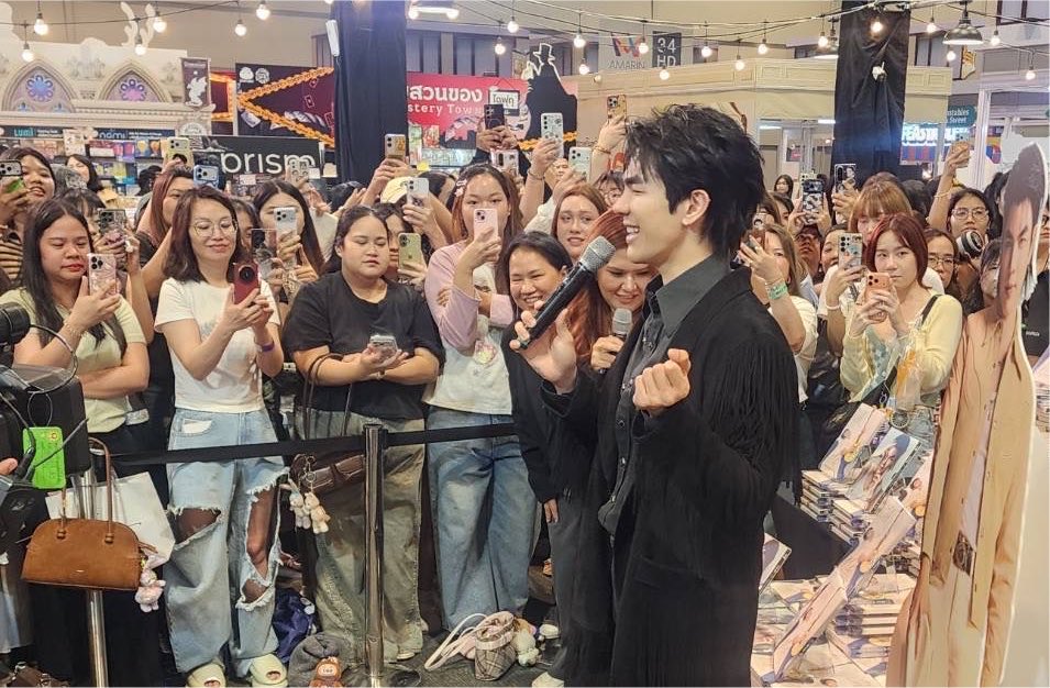 MyLifeAMTV's tweet photo. ขอขอบคุณกรีนนี่โรสทุกคน ที่มาร่วมเป็นส่วนนึง ของ MY life มาย ภาคภูมิในวันนี้ เติมมายกันจนใจฟู้วววว์ 💚#MylifexMilePhakphum
#AMARINTVHD34 #มหกรรมนิยายนานาชาติ2026 https://t.co/rDQLQcNAue