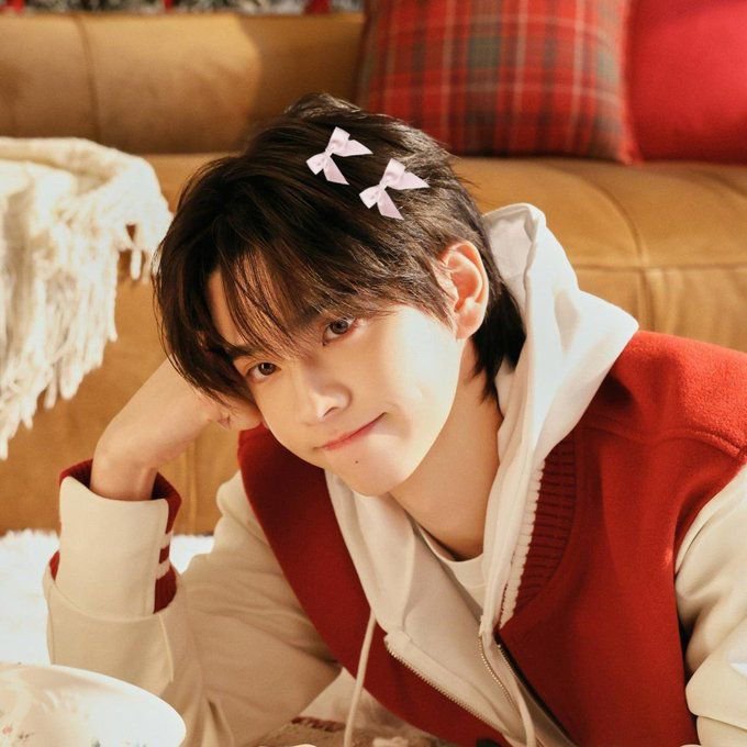 urslcve's tweet photo. need adek, kakak, om, papa, mama, tante juseyo~ https://t.co/dmc5wnQCsg