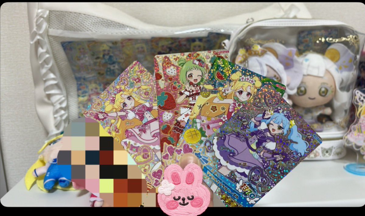 yakdwt's tweet photo. ガンバレジェンズのパラ配掘ってる時にちゃっかり娘は今日から始まったアイプリ3弾のサイン出してた😂笑
#おねがいアイプリ https://t.co/3VXNGkXqrf