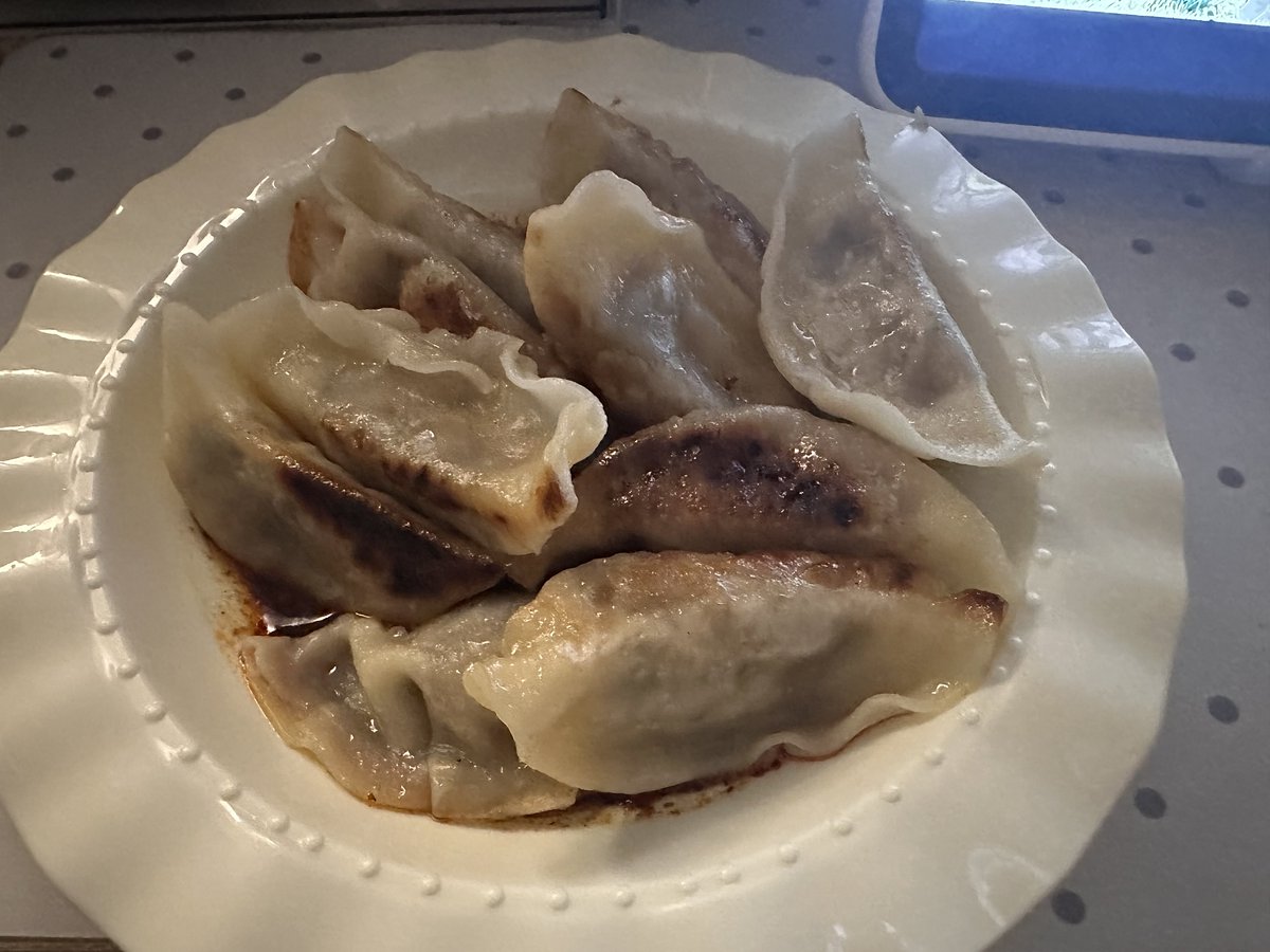 她一定坏坏的 tweet media