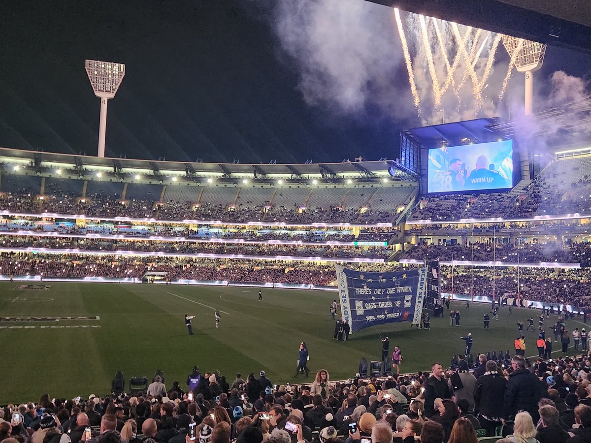 jcthom14's tweet photo. Fantastic win to keep our top 6 chances alive! How good is footy at the MCG? Shame we had to play against the umpires as well... Go @GeelongCats! #AFLPiesCats https://t.co/PGS9wsmqDh