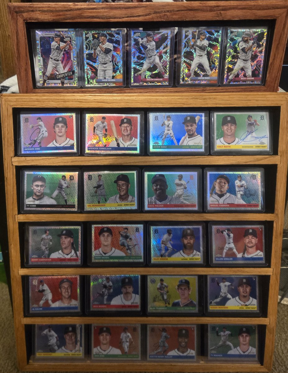 dragonshead88's tweet photo. @CardPurchaser Finally got the whole set of baseball platinum topps refractors of the Tigers yesterday. Already made a display for it. https://t.co/kmpclVPehO