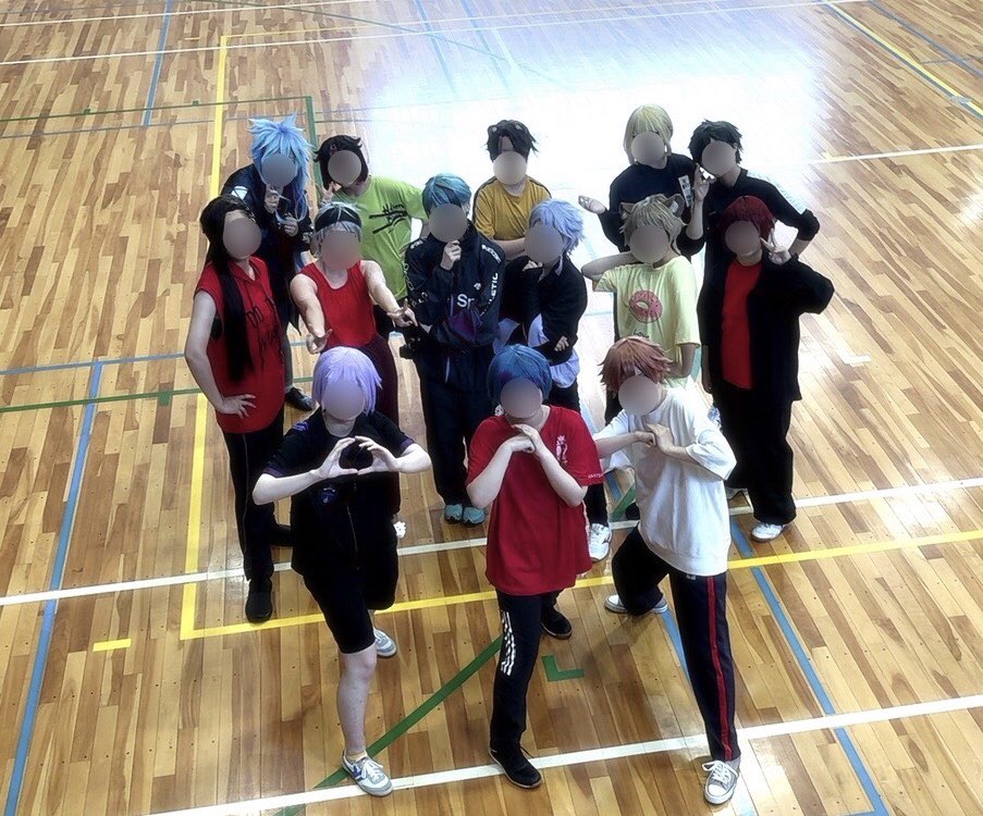 ikeikehimawari's tweet photo. 人生初の併せが結構大型マジで最高だったよ🥺💕
今回私はリリアちゃん🦇での参加です🫶

#twst運動会0730

@Yuu0_0cos  ❤️
@setsuna_king  ☠️
@nana_cos_0224  🐙
@r_haned 🦈
@kotino_io 🦦
＠37mochi23  ♣️
＠noashibakoyurur  🏹
@aisakomiyu ♠️
@nqme_k0  🐍　
@ﾘ 🌹　＠🦁　＠🍩 https://t.co/fYbzda4HIV