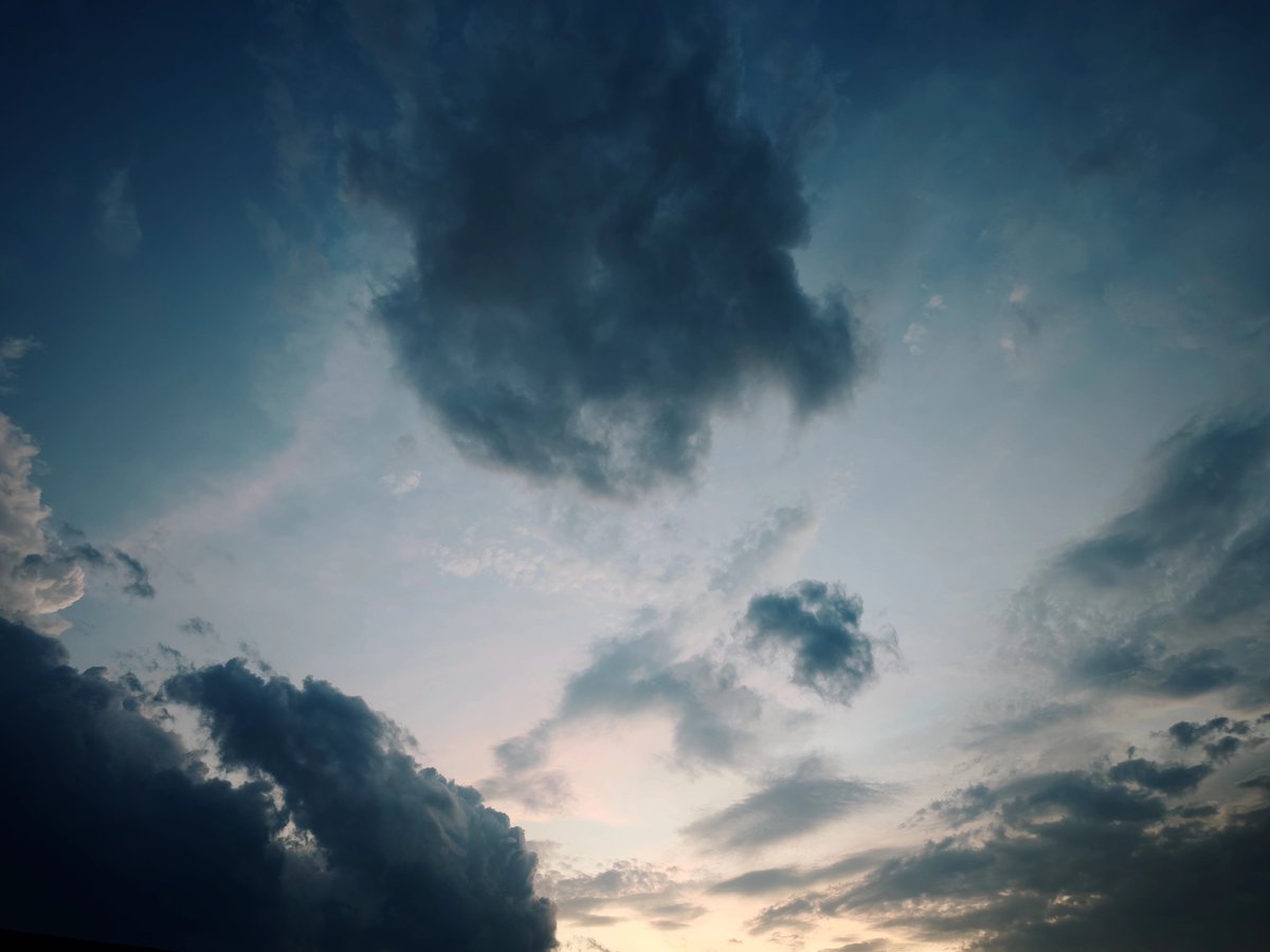 tandelty's tweet photo. ☁️
#Xiaomi17Ultra #LEITZPHONE https://t.co/K56UVznxK9