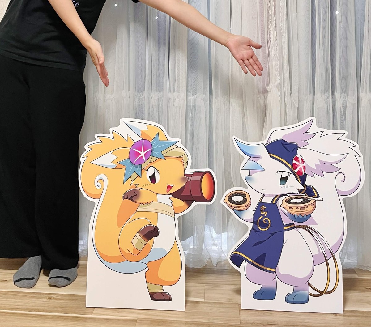 AtAt_AtAtelier's tweet photo. こちら、ハナビィとフュージィの等身大パネルを制作をしました‼🐿🐿🎆
カットも全て手作業の、手作り品です！！！ 🙌✨

実際にいたら…こんなサイズ感なんだ～！！と、感じてもらえたら嬉しいです🫶
是非、ふたりに会いに来てね～！🐿🐿 https://t.co/j03dJqbX0D