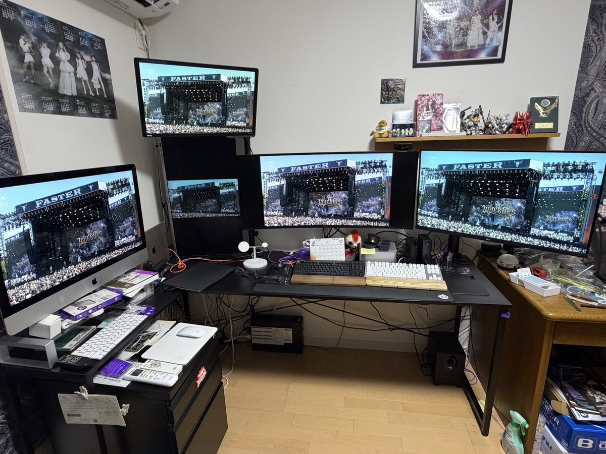 gunplatoon's tweet photo. Wacken Open AirのLOVEBITESを5画面にミラーリング🤘

大迫力で最高でした😊

#LOVEBITES https://t.co/wQjyY24zJt