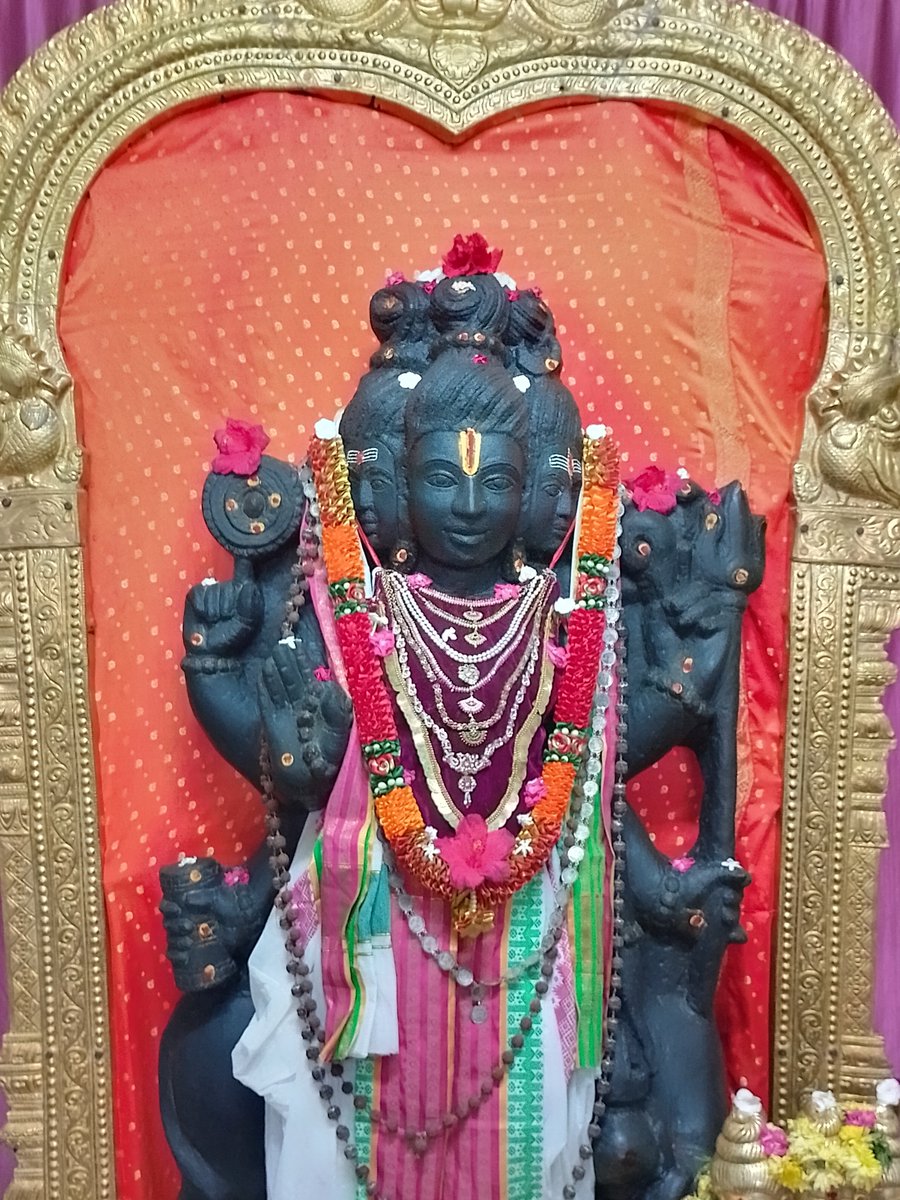 RMaachana's tweet photo. #తెలంగాణ లో 8
#ఆంధ్రపదేశ్ లో 4 చోట్ల 
#IOCL 
అద్భుతమైన అవకాశం ఇస్తుంది.
అర్జీ కి,వారమే అవకాశం ఉంది.
ఒక్కరే 3L పెట్టుకుంటారా?!
ముగ్గురు కూడి పెట్టుకుంటారా?!
మీ ఇష్టం.

కావాలి అంటే
డీలర్ షిప్ ఇప్పిస్తా.
మూట మీది.
బాట/మాట,మీ #మాచన దే
#దత్తాత్రేయస్వామి వారి పై అన https://t.co/XjqoyKkg8D