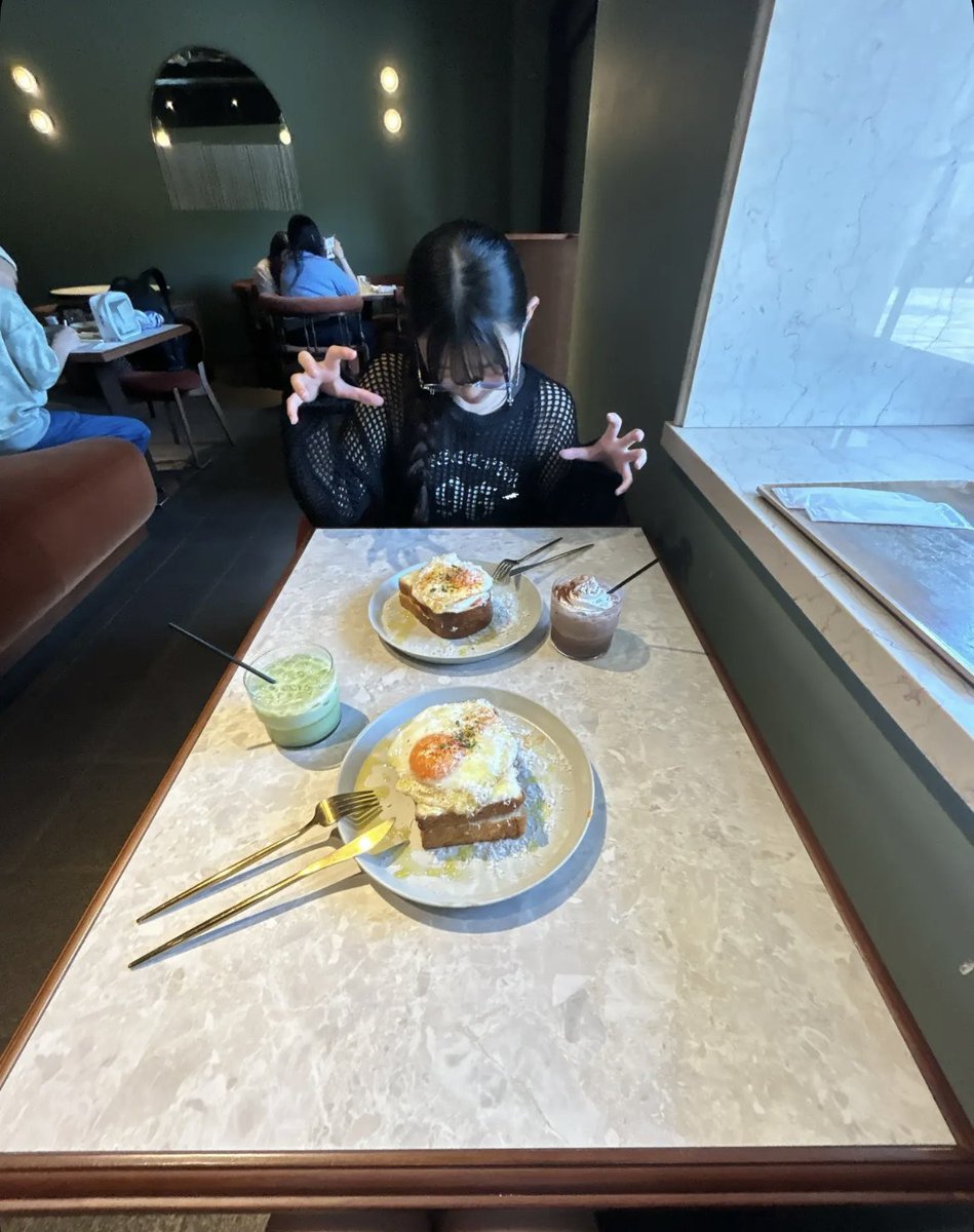 y2lx_mga's tweet photo. わんちゃんカフェ行ってきた🐶☕✧
皆可愛すぎてやばかったTᵕT https://t.co/boXu6DRbLf