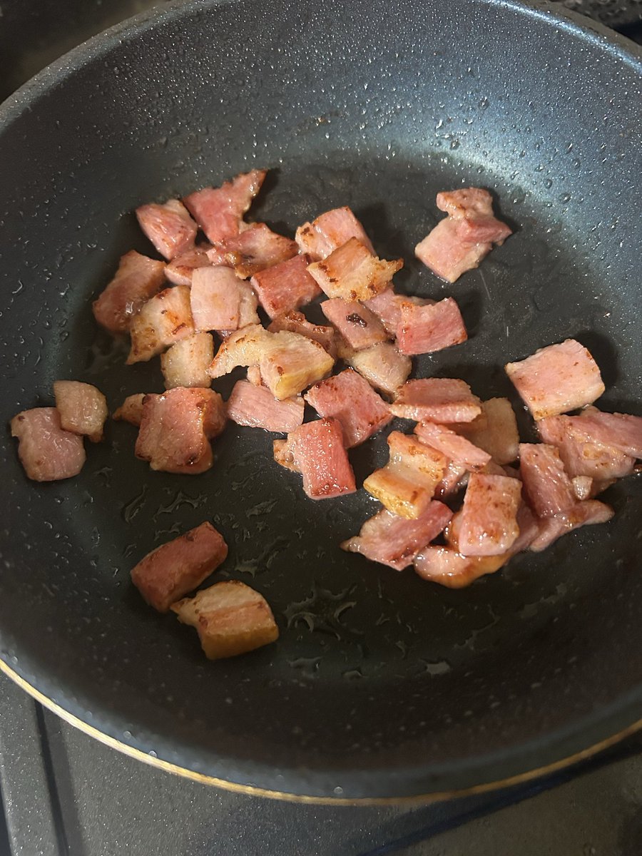 exxjsb's tweet photo. 私はポテサラがあんま得意じゃないんだけど(食べる方)とあるおでん居酒屋で食べたポテサラが絶品過ぎてポテサラの概念覆されたポテサラを再現した🥗
それはらっきょう入りのポテサラ‼️
旨みを感じる4味が調和されており、らっきょうのつゆの糖質がパサつきを防止してくれる。是非試してみて❗️ https://t.co/dbinKnjU3y