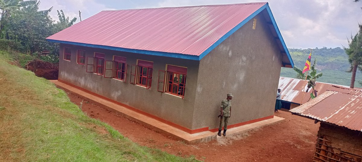 Bulambuli_LG's tweet photo. The district team led by RDC Mr maguda George, SACAO, mr Muduku Charles together Charles with PEO Mr Wakiwe simon and other officials have today 30 th July 2026  handed over a newly completed block to Wamunga primary school. https://t.co/vgITvew3lP