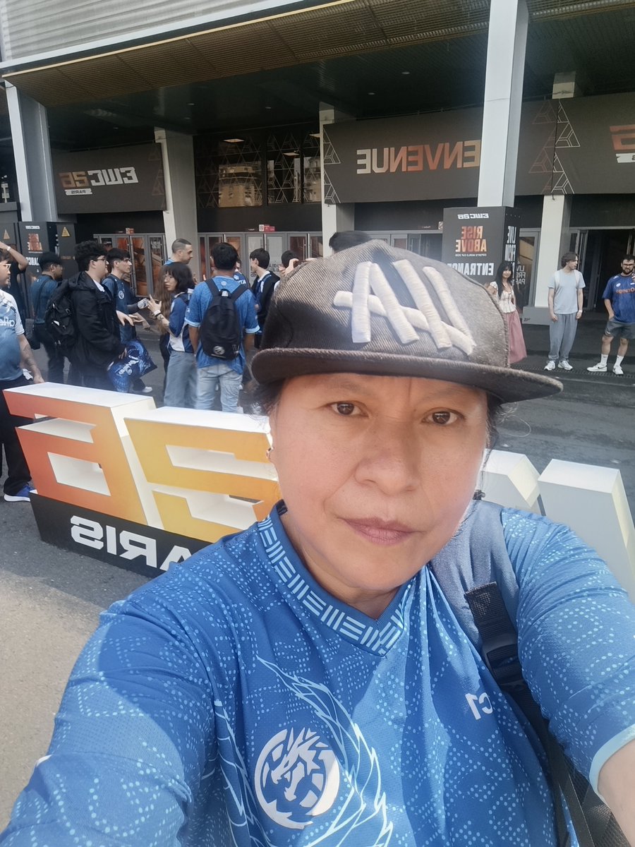 pokemaria89's tweet photo. Estoy aquí en  @EWC_EN  en París 
Apoyando con todo a Los Corillos 
@LeviatanGG https://t.co/UbCfCHFAke