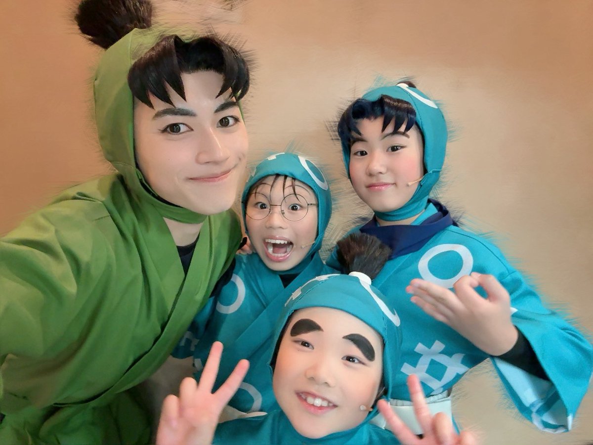 IoriHayakawa_00's tweet photo. #忍ゲキ 6日目夜公演!
ご来場頂きありがとうございました!

一年生のみんなと
撮ってもらいました📸

元気いっぱいお芝居を
届けてくれる姿が
愛おしいです☺️

本当にかわいい〜! https://t.co/Fwr5eqlo1b