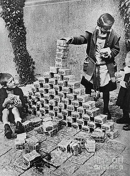WatchingGuuv's tweet photo. @abdoulllmuhd @abdoulllmuhd
It might be crazy what im about to tell you... but we did try that once. And it turns out printing more Money ISN'T solving a problem. https://t.co/SPf7dG1j4V