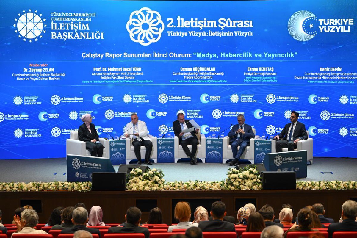 hacibayramedutr's tweet photo. Cumhurbaşkanlığı İletişim Başkanlığı tarafından düzenlenen 2. İletişim Şûrası’nın ikinci oturumu “Medya, Habercilik ve Yayıncılık” başlığında gerçekleştirildi. Üniversitemiz İletişim Fakültesi Dekanı Prof. Dr. Mehmet Sezai Türk, “Radyo ve Televizyon Yayıncılığında Yeni Yaklaşımlar” Çalışma Grubu adına yaptığı sunumda izlenme kaygısından uzak, kültürel ve etik değerleri gözeten, millî kimliği ve tarihi yansıtan nitelikli içerikler üretilmesi gerektiğini vurguladı.

https://t.co/9tU4zcDE0H
