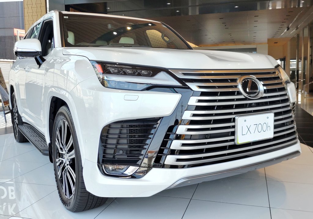 Ai300198201's tweet photo. 試乗するのをすっかり忘れたままになっていました…
#トヨタ
#TOYOTA
#レクサス
#LEXUS
#LX https://t.co/iFmvB6tsha