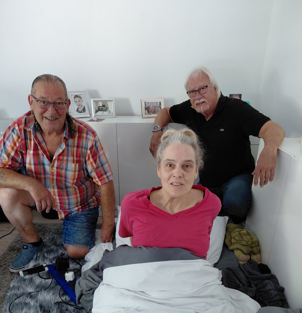 wirsiegen's tweet photo. 25 Jahre Schmerzen, keine Diagnose – Tanja Eichhorn-Otto aus Siegen-Birlenbach braucht eine Spezialuntersuchung, die sie selbst bezahlen muss. Der Verein Handycap Siegen sammelt Spenden. Jeder Euro zählt. https://t.co/jliXHegu0y https://t.co/ZQrlc108Yp