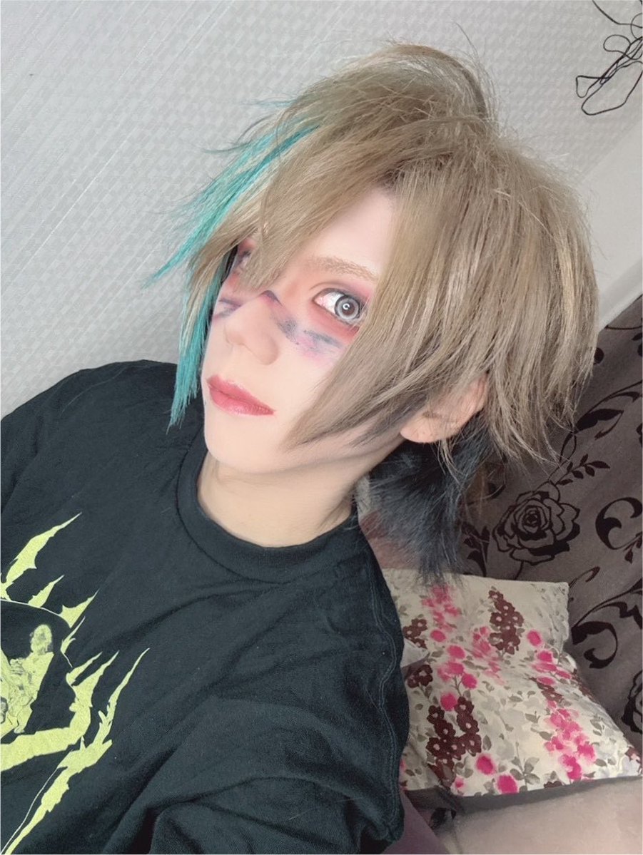 KGY_7stberg's tweet photo. 7.30 りあセッションありがとう😈

7曲ぶっ通しXANVALA縛りでございました！見てくれた方ありがとうー！🤟

8/4に獅子王で古のバンドのワンマンあるから良かったら遊びに来てや〜

おつかぐや〜😈 https://t.co/rf3bHxRnEo