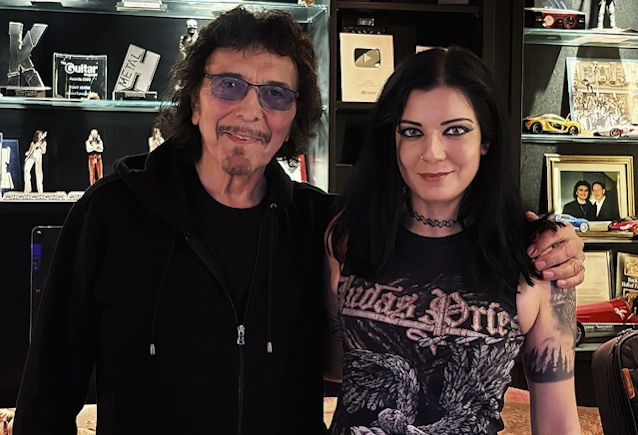BLABBERMOUTHNET's tweet photo. BECKY BALDWIN, Bassist On TONY IOMMI's 'From The Dark' Solo Album: 'I Am So Proud To Be A Part Of This' https://t.co/6QYSOHUAdb https://t.co/gDsocICAq5