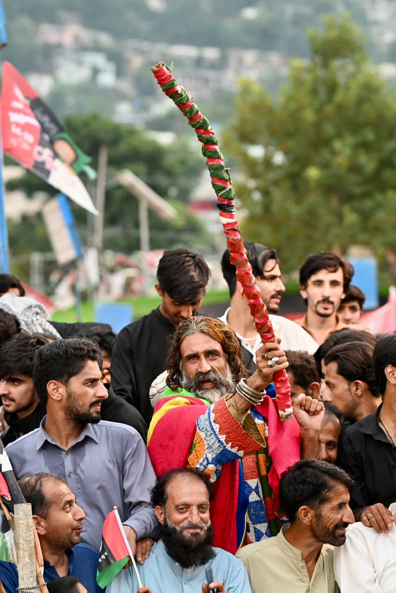 MediaCellPPP's tweet photo. مظفرآباد میں ہر جانب پارٹی پرچموں  کی بہار، بچے، بوڑھے اور نوجوان پُرجوش! 

انشاء ﷲ 2 اگست کو جیت تیر کی ہوگی، جیت پاکستان پیپلز پارٹی کی ہوگی، جیت مظفرآباد کے غیور عوام کی ہوگی۔
#مظفرآباد_میں_تیرچلےگا
@BBhuttoZardari https://t.co/hXDIaKItwl