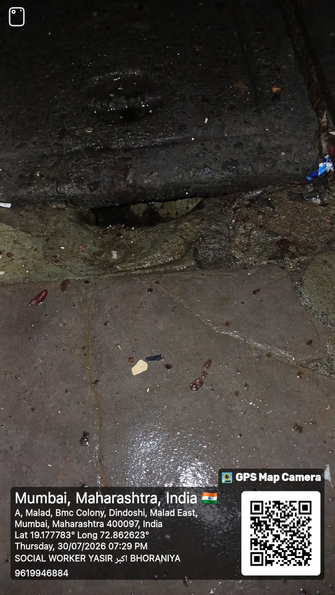 YASIR_BHORANIYA's tweet photo. Malad East pathandwari rani satti marg road bhaji gali amina bai yusuf chawl no3
Cleaning of drains
before monsoon 
JiKi wjha se
drains bhara bhara hai jisse ghar me paip se ghanda pani return aarha hai. 4 mahino se problem hai.
@mybmc
@TawdeRitu https://t.co/ZnWkfHms8y