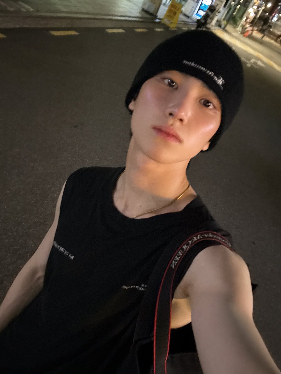 TNX_twt's tweet photo. 퇴훈태근 🧑‍🩰

#TNX #티엔엑스
#최태훈 #TAEHUN https://t.co/ZHzyqiNWJh