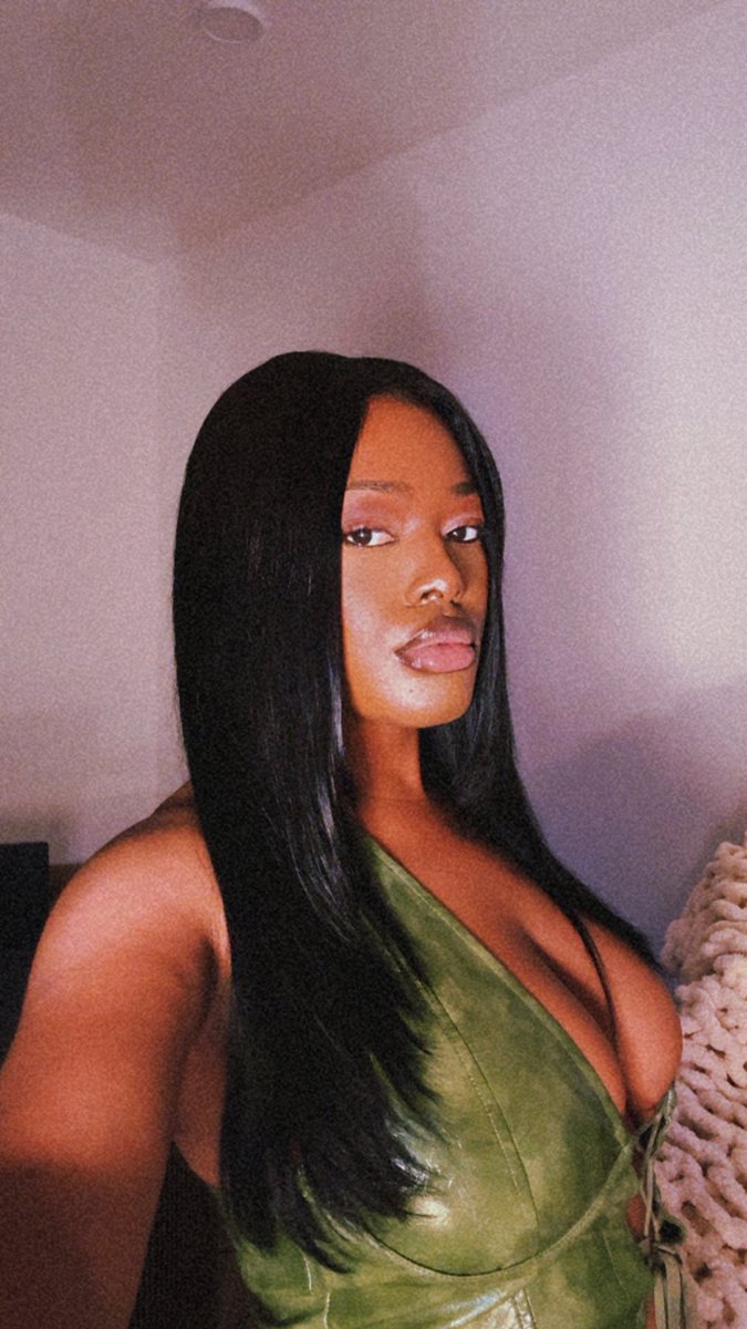 lovergrllo's tweet photo. About last night 🖤🤭 https://t.co/cJjFC5uZC2