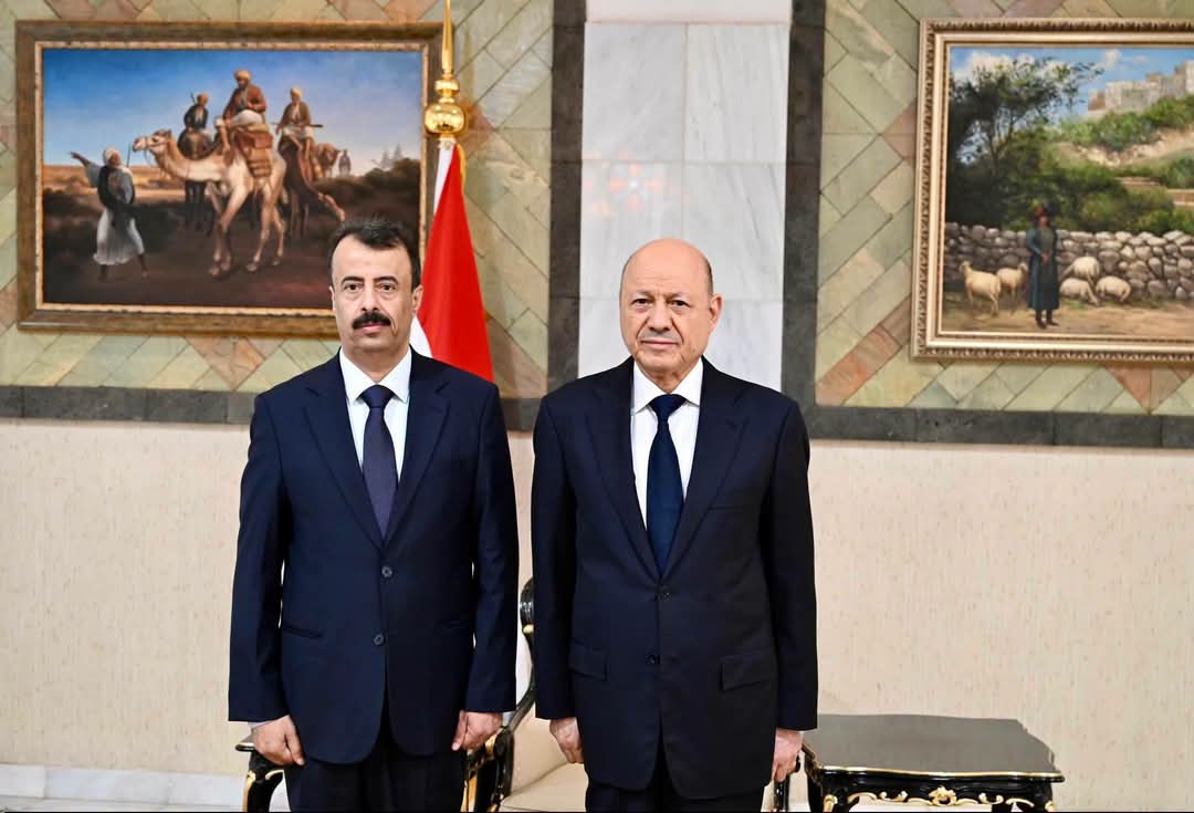 abomiar7153's tweet photo. محافظ صعدة اللواء تركي مزهر بن قمشة  يؤدي اليمين الدستورية امام فخامة رئيس مجلس القيادة الرئاسي 🇾🇪
#صعدة https://t.co/yourCH7nkT