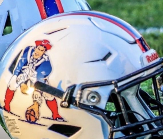Tyson_FosterCH's tweet photo. First day of practice today, Coaches lookout we got a big year coming! Got some seinor dawgs, @NoahDoughty55 @loy_bryce @GeeGranderson9 @v804_foe for example! 
#recruitthecolonials #football #collegefootball #recruit #college
#football #bigskills #athletes https://t.co/vTLXjnGczL