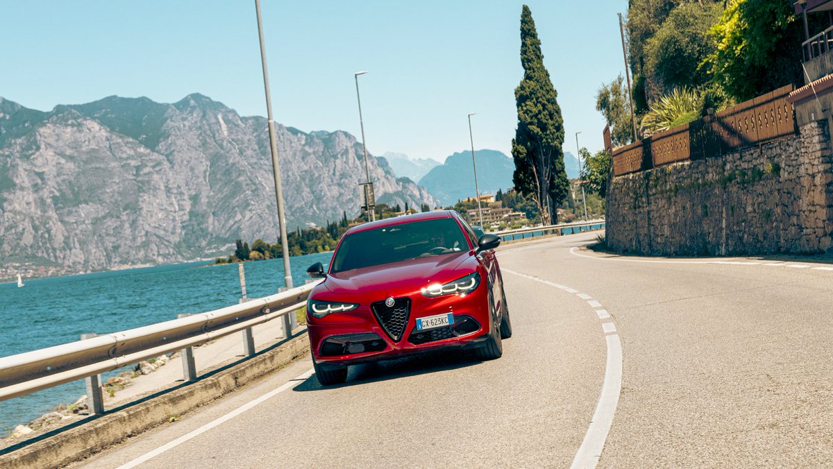 AlfaRomeo_Fra's tweet photo. La Foiling Week 2026 nous a rappelé que la véritable performance naît là où la passion et la sportivité se rencontrent.
📸 Emanuele MinervaWe Are Foiling – Media | @martinaorsiniphotographer & Alessio Tamborini
#AlfaRomeo #FoilingWeek https://t.co/jvohh4vlB6
