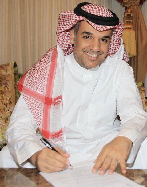 yusefghz's tweet photo. وجهان لعمله واحده .. 

✌️ https://t.co/BdjJ9na102