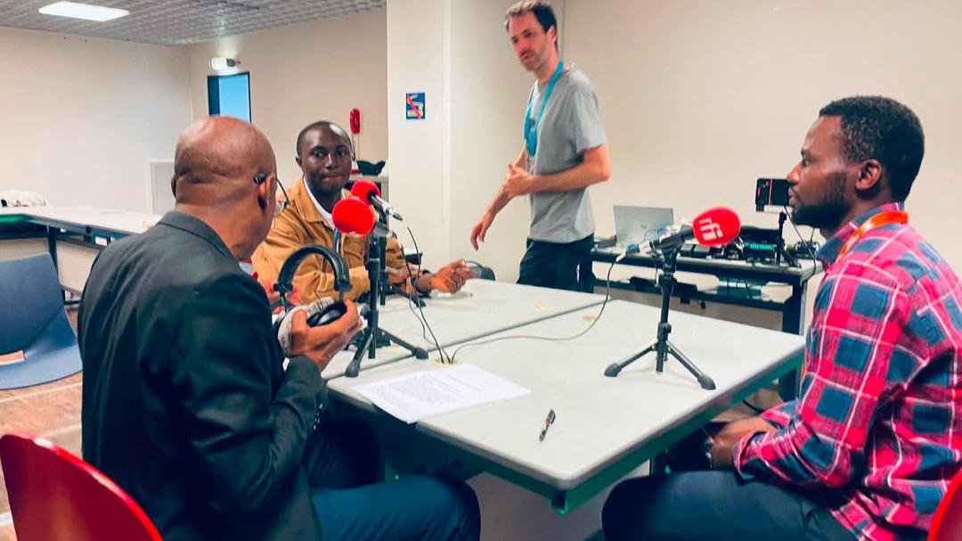 WikimediaBj's tweet photo. #Wikimania2026 à #Paris ,les langues nationales africaines étaient à l'honneur ds une emission coordonnée par [#AmanAdo] (@clubrfiabidjan 🇨🇮). Notre compatriote🇧🇯 @b_mahuton a porté la voix du Bénin. Écoutez👉: https://t.co/V0X3Q4NakY #LanguesAfricaines #Wikimedia  #SavoirLibre https://t.co/AKEvfMfwJN
