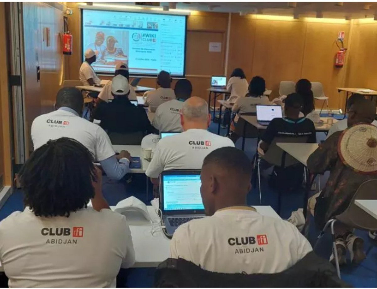 WikimediaBj's tweet photo. #Wikimania2026 à #Paris ,les langues nationales africaines étaient à l'honneur ds une emission coordonnée par [#AmanAdo] (@clubrfiabidjan 🇨🇮). Notre compatriote🇧🇯 @b_mahuton a porté la voix du Bénin. Écoutez👉: https://t.co/V0X3Q4NakY #LanguesAfricaines #Wikimedia  #SavoirLibre https://t.co/AKEvfMfwJN