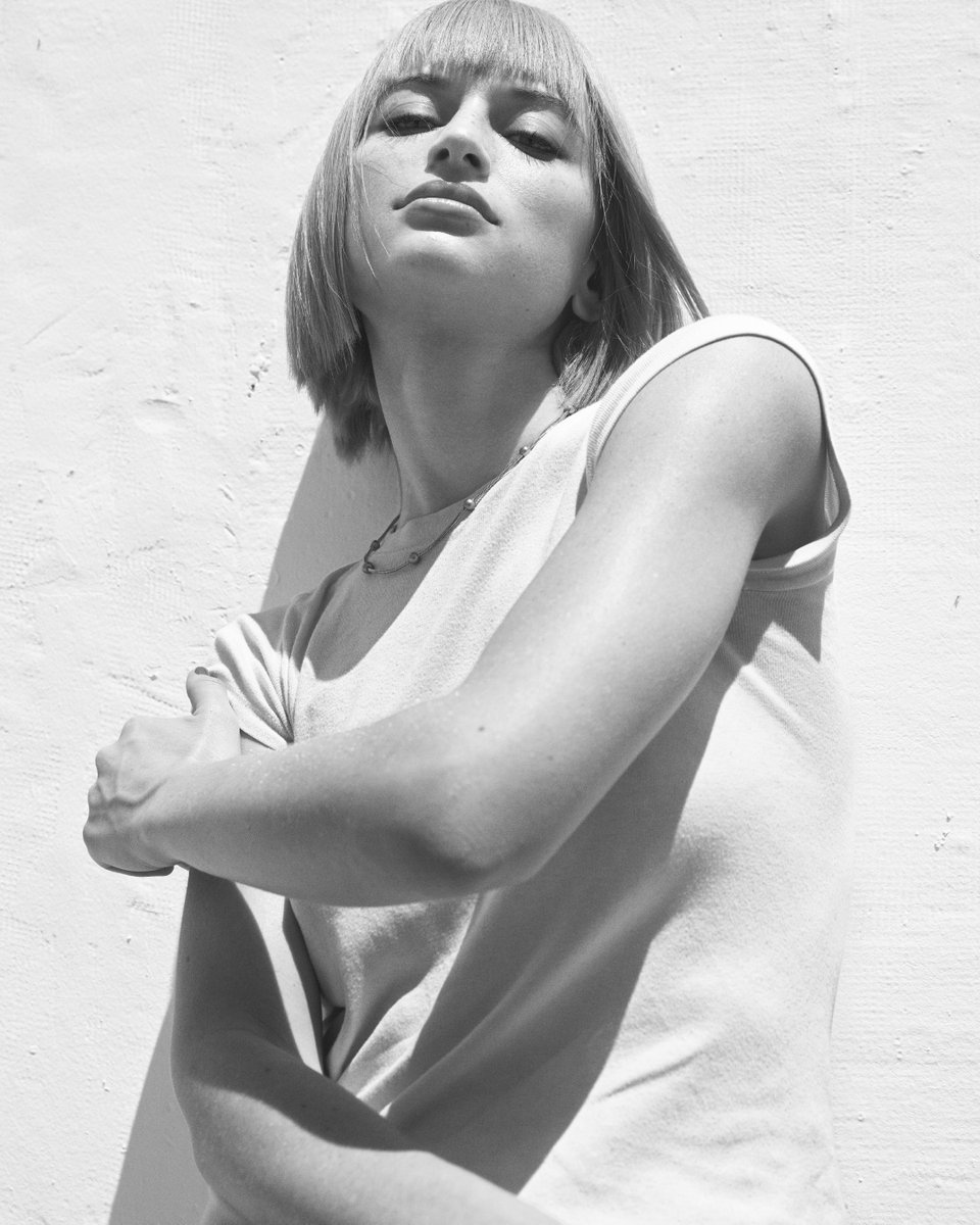 wonderlandmag tweet picture