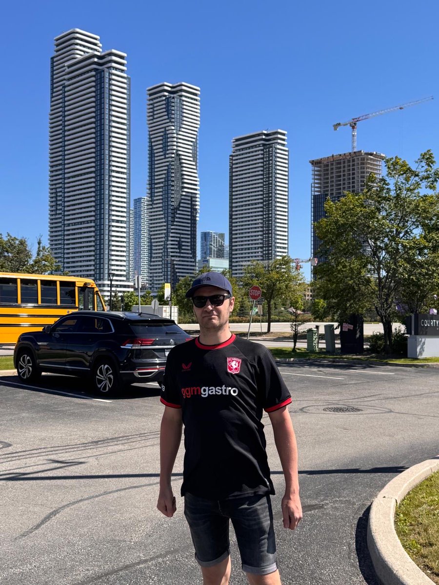 MasterJ1976's tweet photo. Matchday vanuit Canada Toronto. #tukkersontour #fctwente @fctwente #fct https://t.co/BCGe2E6KJH
