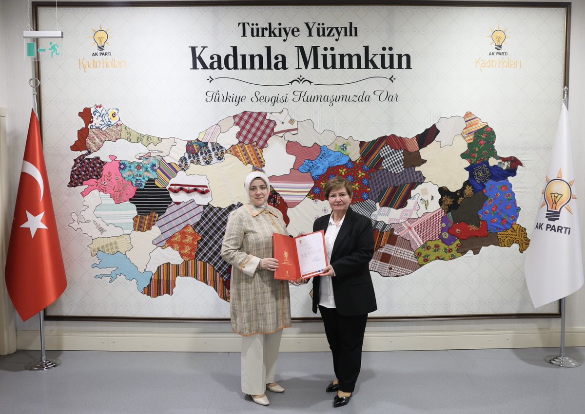 akkadinopazari's tweet photo. Genel Merkez Kadın Kolları Başkanımız @tugbaisikercan’ın tensipleriyle Odunpazarı İlçe Kadın Kolları Başkanlığımıza atanan @neziheatlas Başkanımızı tebrik ediyor, kendisine ve oluşturulacak ilçe yönetimimize başarılar diliyoruz. https://t.co/3YWmrtb7jY