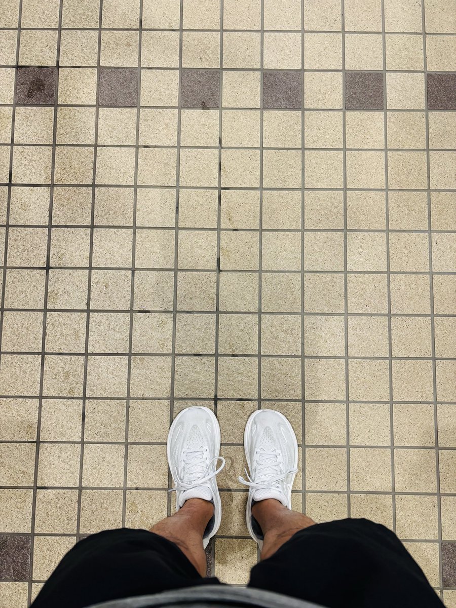 tkd_sub3's tweet photo. 継続は才能じゃない
ただ辞めない人が勝っていく

地味で単調なランをどれだけ淡々と積めるか

努力の差じゃない
日常の当たり前の差が未来を分ける https://t.co/pj29q5sugo