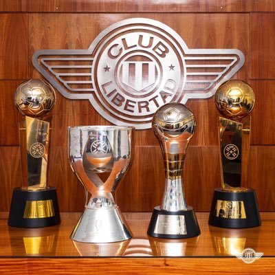 Gumarello1905's tweet photo. Porque nosotros si sabemos lo que es tocar fondo y bancarse en las malas.
Porque nosotros si sabemos lo que es que el Club de tu vida pierda la categoria.
Porque nosotros si sabemos lo que es levantarse y volver con más fuerzas.

Parte de nuestra historia, momentos malos, momentos buenos, momentos que siempre van a estar en la memoria del hincha Gumarelo.

FELIZ ANIVERSARIO GUMARELO DE MI VIDA! 

#121AñosDelMasGanadorDelSiglo