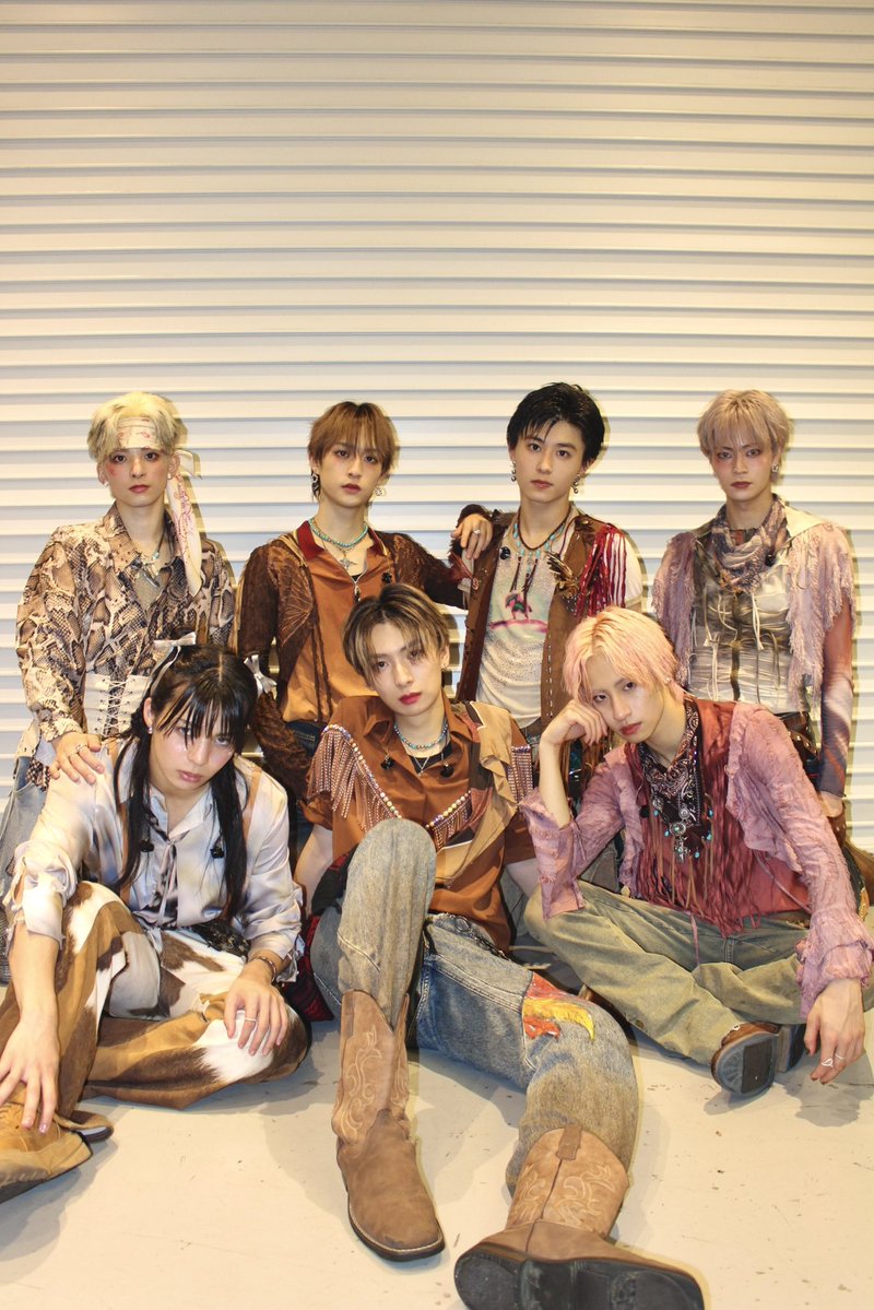 RYUGUJOofficial's tweet photo. ◤￣￣￣￣￣￣￣￣￣￣￣
  龍宮城 LIVE TOUR 2026
　　　  -MOTTO-
＿＿＿＿＿＿＿＿＿＿＿◢

7月30日(木)
@ KT Zepp Yokohama
横浜1日目、ありがとうございました。
明日もよろしくお願いします。

7月31日(金)
1部 開場 13:30 /開演 14:30
2部 開場 17:30 /開演 18:30

▼詳細はこちら
https://t.co/hpETRr9vQi

#龍宮城
#MOTTO