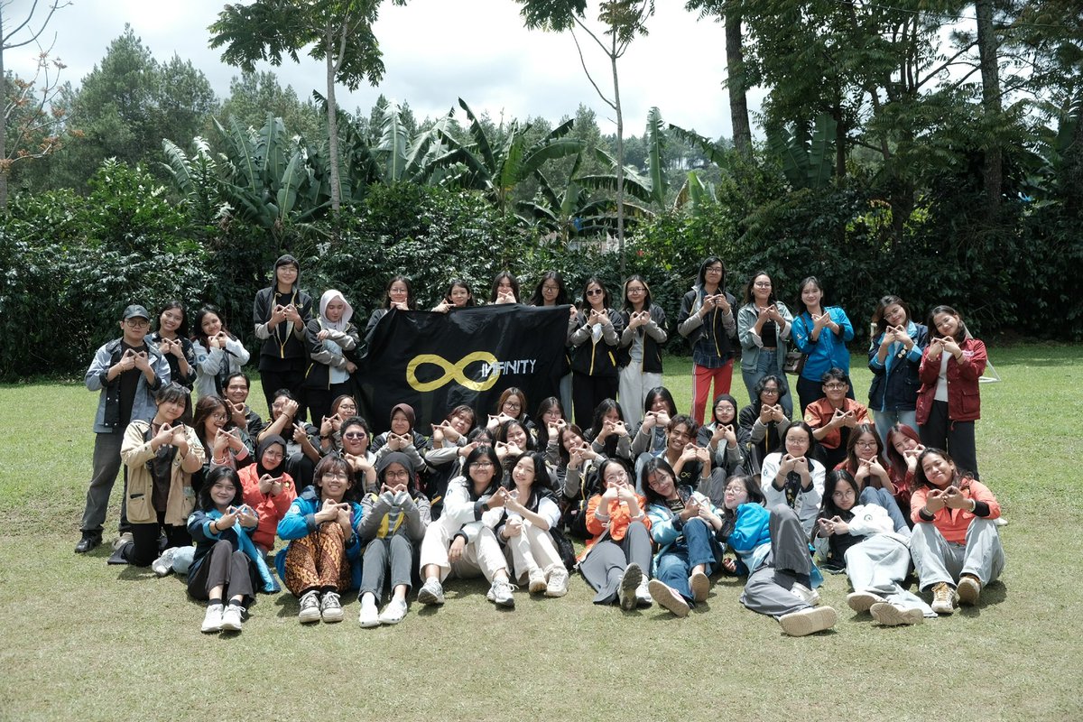 InfinityITB's tweet photo. @ganesaspace yang suka dance ato mau belajar dance sinih merapat di infinity 🤩 kita janji will be super fun and super worth it 🫶 https://t.co/8uN95O81Xp