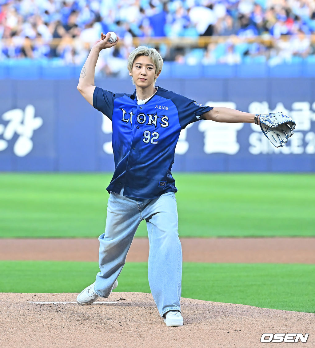 myoujousoo's tweet photo. 삼성 라이온즈 찬열 시구⚾ 
#찬열 #CHANYEOL
https://t.co/iCuUWWLb1c
https://t.co/C5HBTrHCAQ
https://t.co/EgS7OJjDxR
https://t.co/eWgQpf7l7v
https://t.co/ZfOFCU8fB5
https://t.co/mr2ggnhS2g https://t.co/igH4PMCKGf