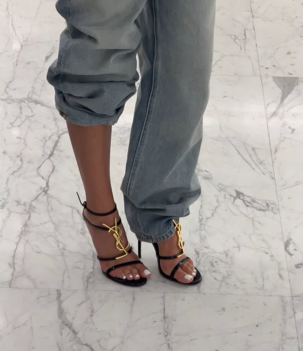 Eveboards's tweet photo. Is it just me, or does YSL make some of the sexiest heels? https://t.co/rzRDzFS0wK