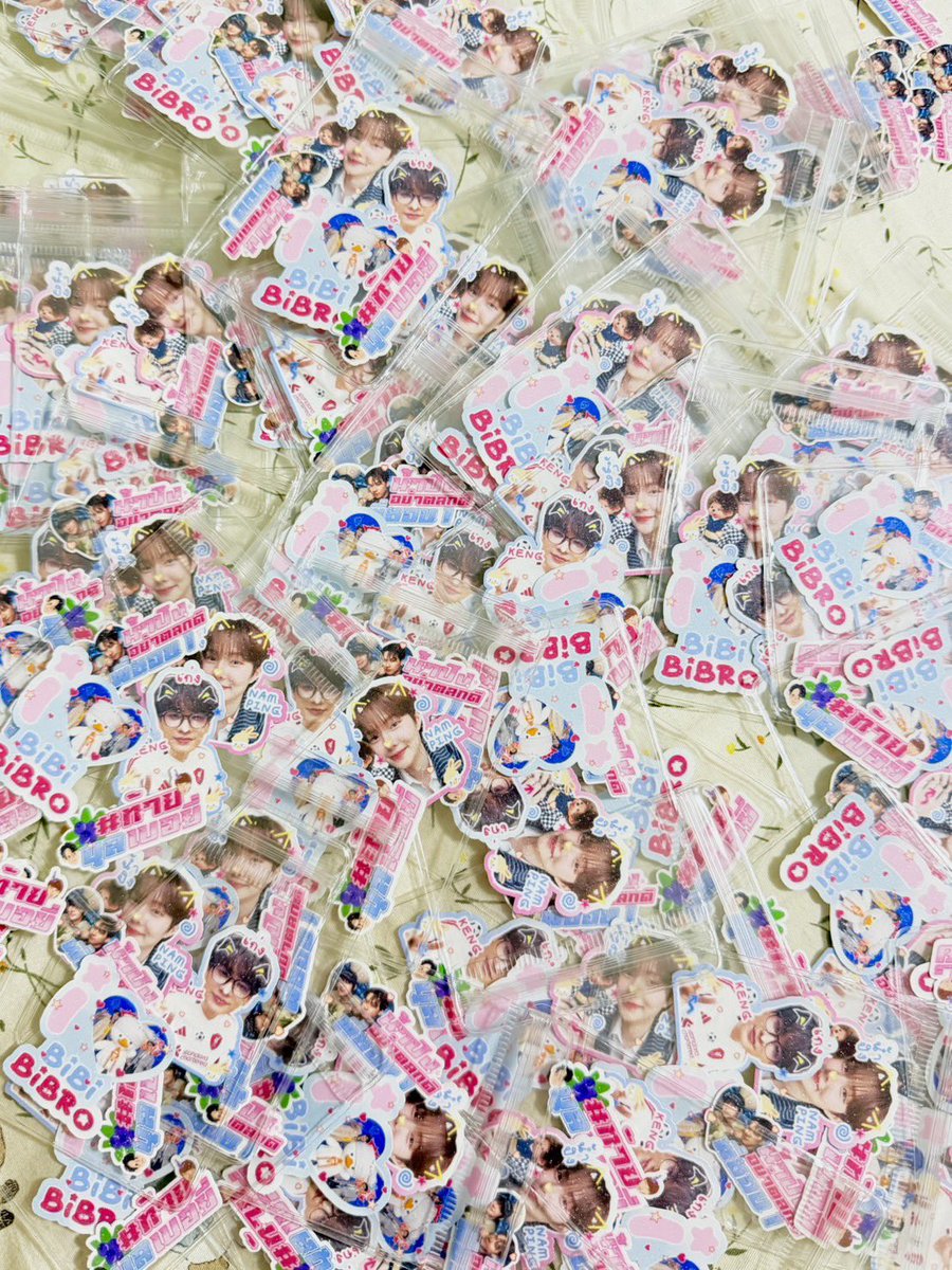 andch3rrybsm's tweet photo. อย่าลืมมารับน้าวันเสาร์นี้ เดี๋ยวคนนั่งแพ็คร้องไห้ แบ่งแจกสองคนนะคับเพราะว่าเยอะมาก(ทำเพิ่ม) เค้ากับแอค @mountainnsky นี้ วันงานเดี๋ยวจะแจ้งอีกที่ว่าตรงไหน คนละอันสองอันน้า 💟

#KengNamping
#กีฬาสีดูมันดิ2026  
#DMDsportday2026 https://t.co/Z69Zorc91C